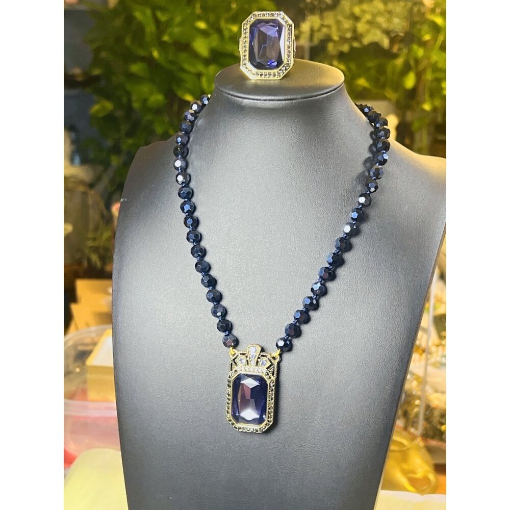 Vintage Style Gold & Blue-Blacl Crystal Necklace & Ring Set With Faceted Beads - - Picture 6 of 13